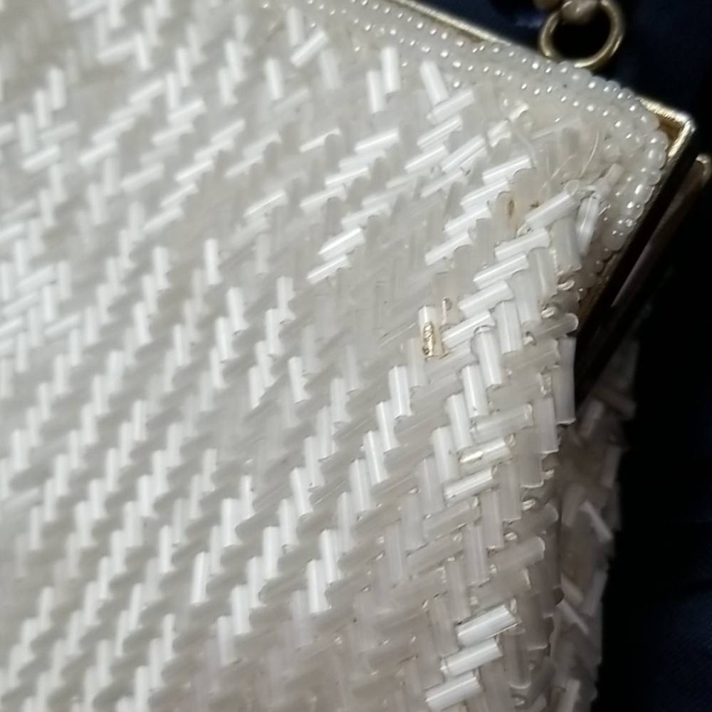 VINTAGE Beaded off-white Hand Bag made in HongKong - Picture 7 of 8